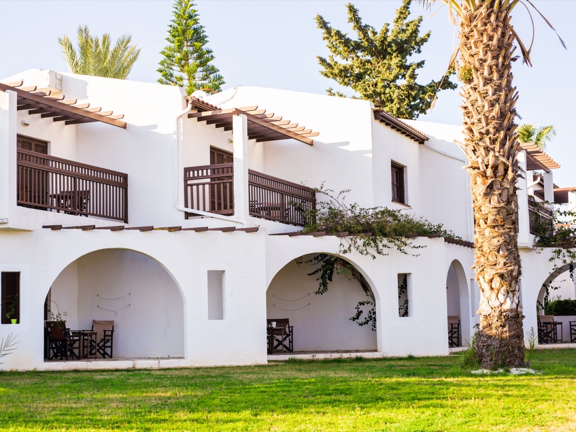 Featured Listings 18 1170x877